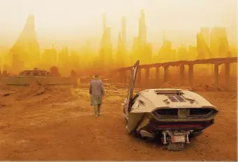  ??  ?? Il più atteso nelle sale “Blade Runner 2049” sarà nei cinema di tutto il mondo dal 5 ottobre 2017 per la regia di Denis Villeneuve