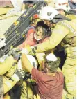  ?? FOTO: AFP ?? 13 Menschen wurden aus den Trümmern gerettet.