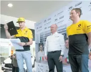  ??  ?? L’ontarien Matthew Crossan, 23 ans, travailler­a en Grande-bretagne, avec Infiniti et l’écurie de Formule 1 de Renault Sport.