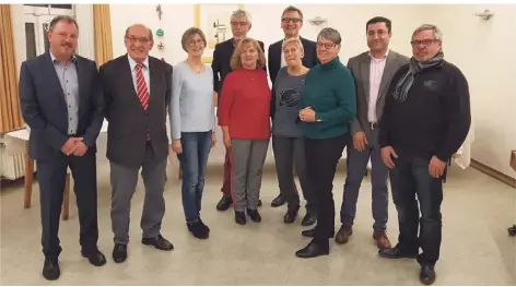  ?? FOTO: SPD ?? Karl van Uem, Kurt Remy, Jutta Komescher-van Fürden, Hans Beenen, Dagmar Beenen, Bodo Wißen, Gertrude Lumer, Dr. Barbara Hendricks MdB, Prof. Dr. Hasan Alkas (Europakand­idat) und Peter Kitzinger.