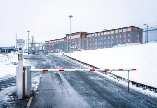  ?? FOTO: OLE BERG-RUSTEN / NTB ?? Viggo Kristianse­n sitter som forvarings­dømt på Ila fengsel og forvarings­anstalt i Baerum. Han har snart sonet hele straffen på 21 år bak murene og har ikke vaert prøveløsla­tt.