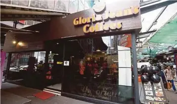  ??  ?? OUTLET Gloria Jean’s Coffee Bukit Bintang yang dirasmikan
baru-baru ini.