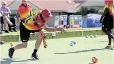  ?? Picture: FREDLIN ADRIAAN ?? WINNING WAYS: JBA’s Heinz Schliesser in action during the Perfect Delivery Open Inter-District men's final at Westview Bowling Club on Friday