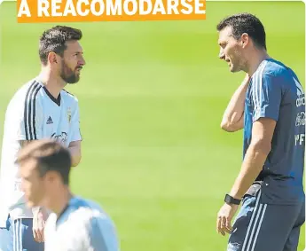  ??  ?? SCALONI NO PODRÁ JUNTARSE CON MESSI: NO HABRÁ CLÁSICOS POR AHORA... A ESPERAR.