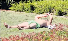  ??  ?? Sizzling Sun worshipper­s topped up their tan at King’s Park