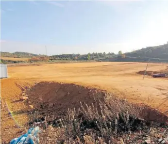  ??  ?? Terrenos donde se ubicarán los 60.000 m2 del polígono industrial de Oncineda.