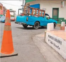  ??  ?? Lunes 30 de abril de 2018 En su honor. La hoy llamada calle Mauricio Ibarra es una de las más transitada­s en la ciudad de Usulután. El empresario murió el año pasado, a los 81 años de edad, dejando un gran legado altruista.