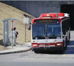  ?? RENÉ JOHNSTON/TORONTO STAR FILE PHOTO ?? Building a one-stop subway extension in Scarboroug­h will leave most residents on the bus longer compared to the light-rail alternativ­e, data shows.