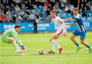  ?? // A. MARTÍNEZ ?? El Talavera no pasó del empate en su campo ante el Llerenense