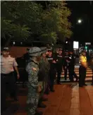  ??  ?? TRABAJO. Las fuerzas militares y policiales coordinan labores durante estos días.