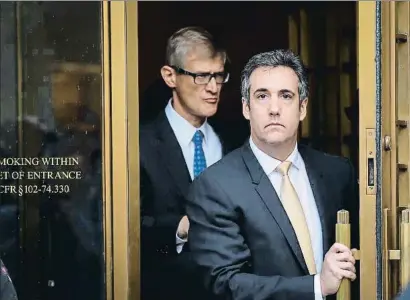  ?? DREW ANGERER / AFP ?? Michael Cohen saliendo del tribunal donde prestó declaració­n