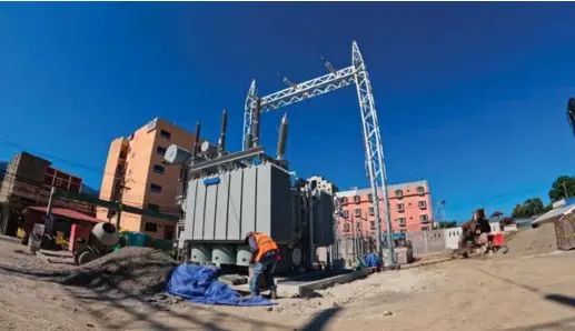  ?? FOTO: HÉCTOR EDÚ. ?? AVANCE. La nueva subestació­n El Centro, que se construye en el barrio El Benque, va avanzando y estará lista este año.