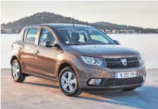  ?? FOTO: DPA ?? Günstigste­r Einstieg: Der Dacia Sandero ist ab 6990 Euro der aktuell billigste Neuwagen im Land.