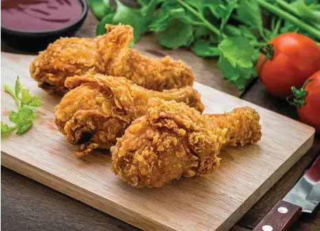  ?? PHOTO: THINKSTOCK ?? CRUNCH FACTOR: The ideal piece of fried chicken only comes about if you get the chemistry right.