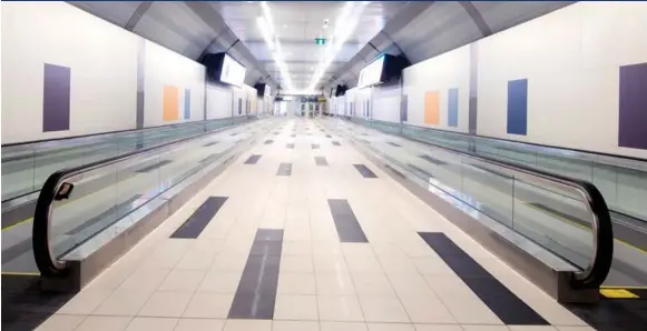  ?? JAG GUNDU/PORTSTORON­TO ?? New pedestrian tunnel to Billy Bishop Toronto City Airport, which opened July 30, 2015. The tunnel will allow passengers to walk from Toronto’s mainland to the airport in less than six minutes.