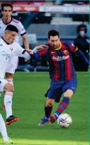  ?? AFP ?? Messi destacó en la goleada al Osasuna.