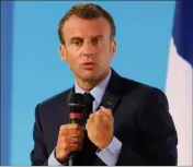  ??  ?? Emmanuel Macron veut faire sortir de l’« assignatio­n à résidence » dans les quartiers défavorisé­s. (Photo AFP)
