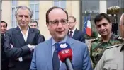  ?? (Photos DR) ?? Après chaque interview, Haji Hamid prend un selfie. Que ce soit avec le Président François Hollande ou l’attaquant des Bleus Kingsley Coman.