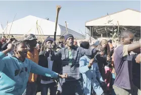  ?? Picture: Neil McCartney ?? RAMPAGE. Protesters at Makause informal settlement in Primrose yesterday.