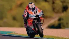  ??  ?? Petrucci, 28 anni, con la Ducati: Danilo è in MotoGP dal 2012