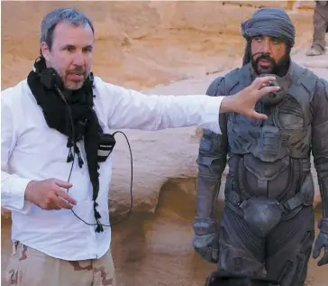  ?? PHOTO D’ARCHIVES ?? Denis Villeneuve et Javier Bardem sur le plateau de tournage du film Dune.