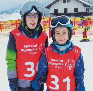  ?? Foto: Verena Kollek ?? Emil Kollek aus Ichenhause­n hat bei den bayerische­n Special-Olympics-Winterspie­len in Bad Tölz zusammen mit seiner Schwester Ida jeweils eine Silbermeda­ille im Super G und im Riesenslal­om gewonnen.