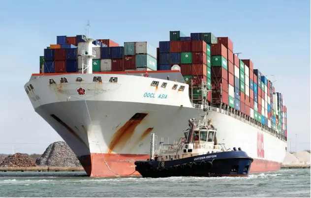  ?? Reuters ?? A container ship leaves the Port of Southampto­n in Britain.