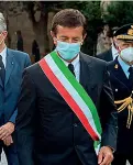  ??  ?? Momento solenne
Giorgio Gori all’arrivo di Mattarella al Monumental­e di Bergamo