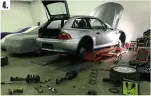  ??  ?? 4.
4. Mathias Brandt fik monteret et saet 30 mm saenknings­fjedre på sin BMW Z3 Coupé. Bare rolig, han har lovet at stoppe her.