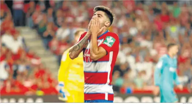  ?? GRANADA HOY ?? Carlos Neva debutó en Primera División la pasada temporada ante el Barcelona.