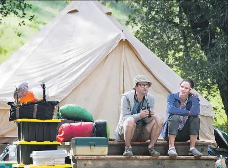  ?? Anne Marie Fox HBO ?? WALT (David Tennant) is turning 45, so his wife, Kathryn (Jennifer Garner), has organized a trip. There will be some unexpected guests.