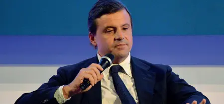  ??  ?? Chi è Carlo Calenda è nato a Roma il 9 aprile 1973 Nel 2016 è entrato nel governo Renzi, poi confermato da Gentiloni