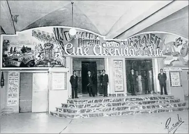  ?? GRUP BALAÑÁ ?? Imatge de l’entrada del Cine Avenida de la Luz del 1953