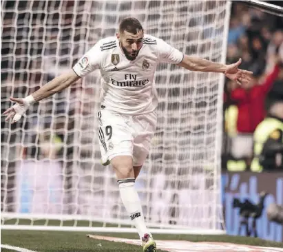  ?? Foto: dpa ?? So gut in Form wie selten: Stürmer Karim Benzema erinnert an sein Vorbild Zinedine Zidane.