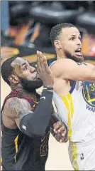  ?? FOTO: AP ?? LeBron James y Stephen Curry