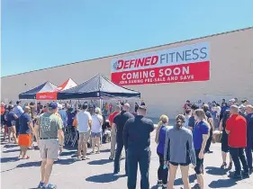  ?? COURTESY OF DEFINED FITNESS ?? A crowd listens to Defined Fitness officials announce details about two locations for Rio Rancho.