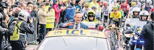  ?? RP-FOTO: ANDREAS ENDERMANN ?? Oberbürger­meister Thomas Geisel, hier beim Tour-Start am Sonntag, hatte beim Thema Radsport-WM schon frühzeitig Gegenwind bekommen.