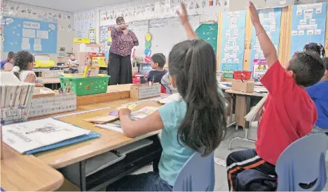  ?? /ARCHIVO ?? El rol de los padres es fundamenta­l para el éxito académicos de los chicos.