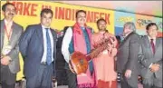  ?? PRATHAM GOKHALE/ HT ?? Chief minister Devendra Fadnavis (centre) on the last day of Make In India week at BKC on Thursday.