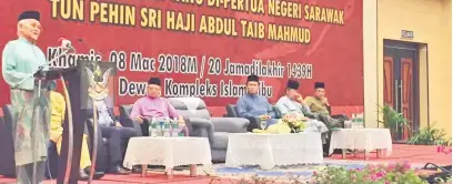  ??  ?? SEPAKAT LEBIH BAIK: Taib berucap merasmikan Seminar Sufi Menurut Pendekatan Wasatiyyah Peringkat Kebangsaan 2018 di Sibu, semalam.