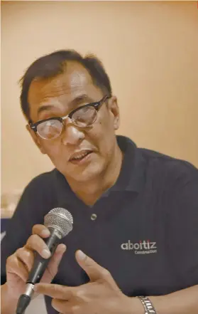  ?? SUNSTAR FOTO / ALLAN CUIZON ?? BUSY YEAR. Of the 4,000 workers they would need, Aboitiz Constructi­on Inc. president and chief operating officer Albert Ignacio Jr. says about 500 would be needed in Balamban, Cebu.