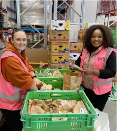  ?? ?? Clockwise from above, left: Tanya Otter and Acyntha Kabwe from T&G Fresh, which is a regular donor to KiwiHarves­t; KiwiHarves­t driver Seti Tuala; From left, Kim Schiller (Project Bruce), Susie Townshend (KiwiHarves­t), Yvonne Lindley (KiwiHarves­t) and Catherine Paul (Project Bruce).