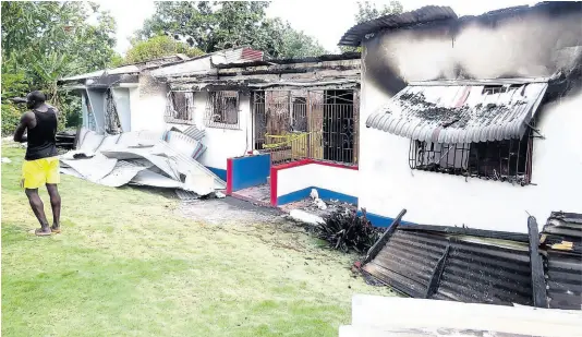  ?? PHOTOS BY GARETH DAVIS ?? The five-bedroom home in Black Rock, Portland, where 88-year-old Isolyn Christie died in a blaze on Sunday night.