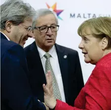  ??  ?? A Malta Paolo Gentiloni, Jean-Claude Juncker e Angela Merkel