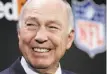  ?? David J. Phillip / Associated Press 2011 ?? Hall of Fame quarterbac­k Bart Starr, seen at a 2011 NFL news conference in Dallas.