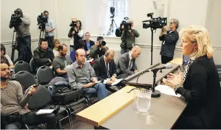  ?? MARIE-FRANCE COALLIER/FILES ?? Helen Fotopulos addresses a press conference in 2012. She says the small number of women in municipal politics limited opportunit­ies for mentoring.