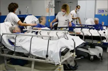  ?? (Photo Franck Tétaz) ?? La situation aux urgences du centre hospitalie­r intercommu­nal de Fréjus Saint-Raphaël est moins tendue que dans les hôpitaux de l’Ouest Var.