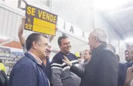  ?? ANDREEA VORNICU ?? El presidente, con el secretario general de UAGA, José María Alcubierre.