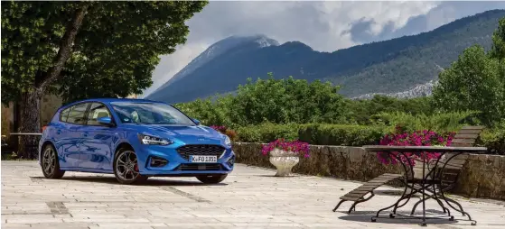  ??  ?? Förutom att nya Ford Focus hatchback ger körglädje är det inte heller något större fel på designen.