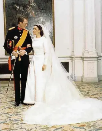  ?? Foto: Marcel Tockert/LW-Archiv ?? Am Valentinst­ag im Jahr 1984: Das Jawort gab sich Henri und Maria Teresa natürlich in Luxemburg. Die Braut trug damals ein ausladende­s, weißes Kleid des CoutureHau­ses Balmain.